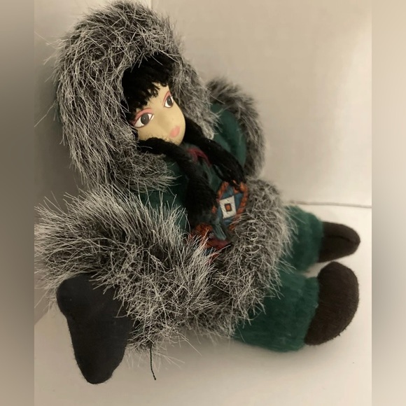 Eskimo Sandbag doll Arctic Kids hand painted porcelain face with tag - Picture 6 of 7